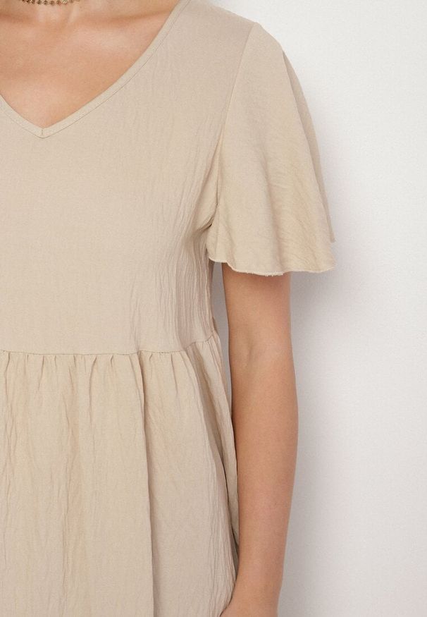 Born2be - Jasnobeżowa Wiskozowa Sukienka Rozkloszowana z Dekoltem V Natilenia. Okazja: na co dzień. Kolor: beżowy. Materiał: wiskoza. Styl: casual, klasyczny, elegancki
