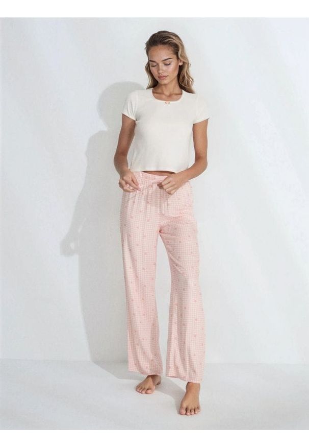 Sinsay - Bawełniana piżama dwuczęściowa ze spodniami w kratkę - kremowy. Kolor: kremowy. Materiał: bawełna. Wzór: kratka