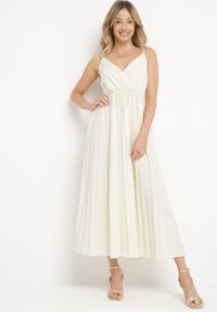 Born2be - Jasnobeżowa Rozkloszowana Sukienka Długa z Kopertowym Dekoltem na Ramiączkach Asmerria. Kolor: beżowy. Długość rękawa: na ramiączkach. Typ sukienki: kopertowe. Styl: elegancki. Długość: maxi #2