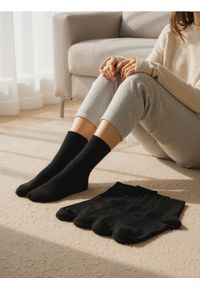 Sinsay - Prążkowane skarpetki 5 pack - czarny. Kolor: czarny. Materiał: prążkowany