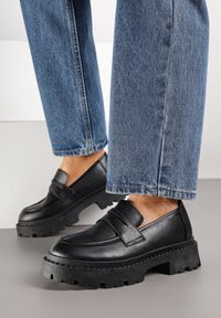 Renee - Czarne Mokasyny Vices na Platformie Dionela. Okazja: na spotkanie biznesowe, na spacer. Zapięcie: bez zapięcia. Kolor: czarny. Materiał: jeans. Sezon: wiosna, jesień. Obcas: na platformie. Styl: biznesowy, elegancki #6