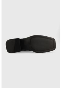 Vagabond Shoemakers sztyblety skórzane Blanca damskie kolor czarny na płaskim obcasie. Kolor: czarny. Materiał: skóra. Obcas: na obcasie. Wysokość obcasa: niski #5