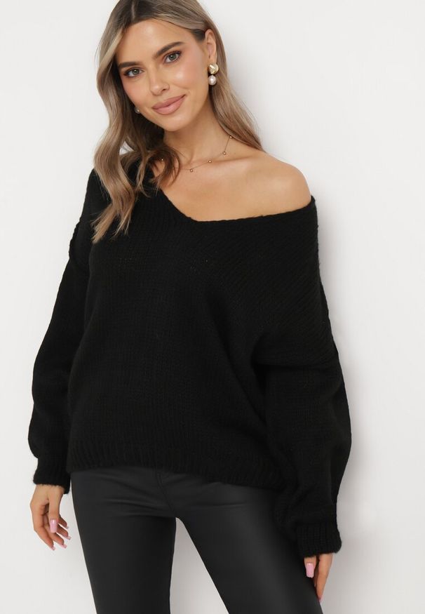 Born2be - Czarny Sweter z Szerokimi Rękawami Armananis. Kolor: czarny. Materiał: dzianina, tkanina