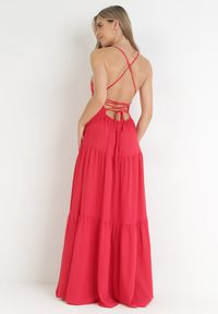 Born2be - Czerwona Maxi Sukienka na Cienkich Ramiączkach z Wiązaniem na Tyle Ozdobiona Falbankami Beatrics. Typ kołnierza: kołnierz z falbankami. Kolor: czerwony. Długość rękawa: na ramiączkach. Wzór: aplikacja. Długość: maxi #2