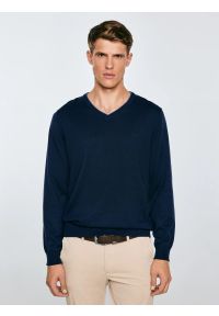Big-Star - Sweter męski granatowy Vason 403. Typ kołnierza: dekolt w kształcie V. Kolor: niebieski. Materiał: dzianina, materiał, jeans. Styl: klasyczny, sportowy #4