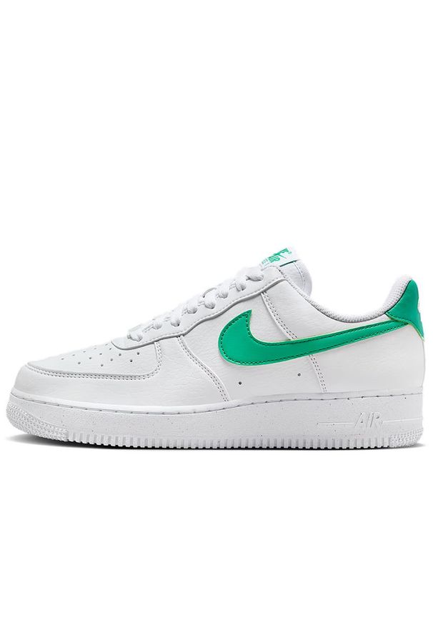 Buty damskie Nike Air Force 1 '07 Next Nature DV3808-108 - białe. Kolor: biały. Materiał: guma, skóra, syntetyk. Szerokość cholewki: normalna. Sezon: lato. Model: Nike Air Force. Sport: koszykówka