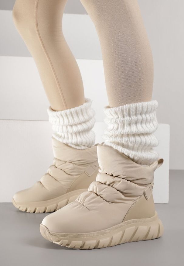 Born2be - Ciemnobeżowe Pikowane Śniegowce na Grubej Tłoczonej Podeszwie Resita. Kolor: beżowy. Materiał: jeans. Sezon: zima. Styl: street, elegancki