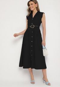 Born2be - Czarna Sukienka Koszulowa Ozdobiona Paskiem Devikka. Okazja: na co dzień. Kolor: czarny. Materiał: skóra. Wzór: aplikacja. Typ sukienki: koszulowe. Styl: casual, elegancki, klasyczny #1