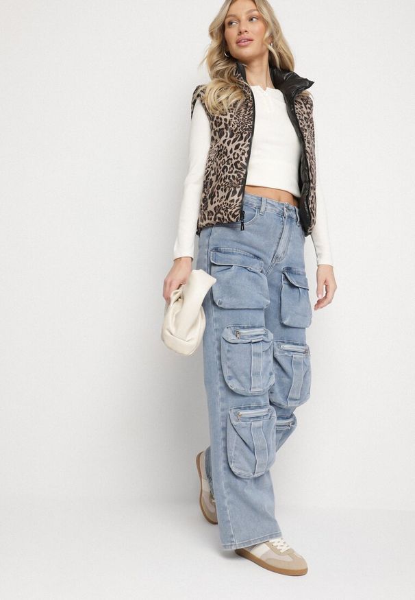 Born2be - Czarna Dwustronna Kamizelka Pikowana ze Ściągaczami Kiterta. Okazja: na co dzień. Kolor: czarny. Materiał: jeans. Wzór: nadruk, gładki, motyw zwierzęcy. Styl: klasyczny, elegancki, casual