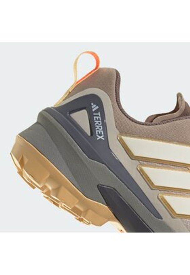 Adidas - adidas Trekkingi Terrex Skychaser Gore-Tex JR3961 Beżowy. Kolor: beżowy. Materiał: materiał