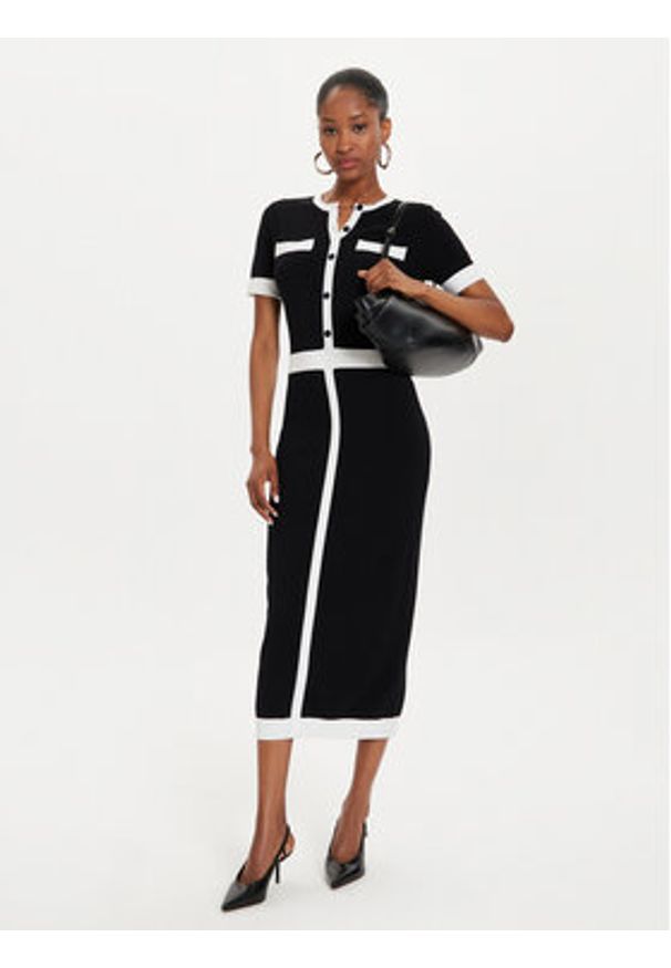 Karl Lagerfeld - KARL LAGERFELD Sukienka dzianinowa 245W1331 Czarny Slim Fit. Typ kołnierza: dekolt w karo. Kolor: czarny. Materiał: syntetyk
