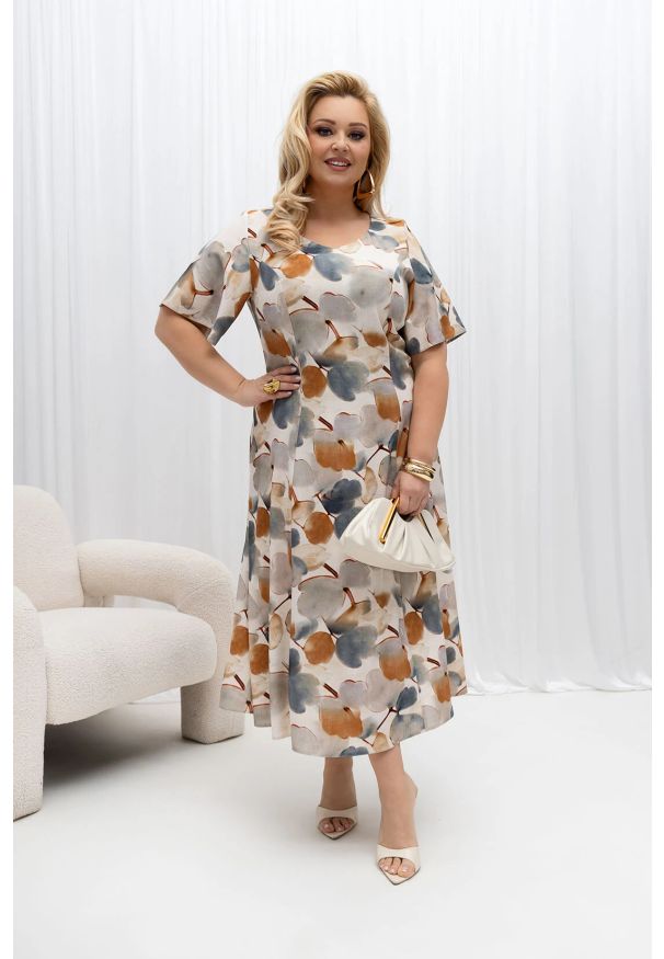 Moda Size Plus Iwanek - Lniana sukienka Lori w stonowane akwarelowe kwiaty na wesele PLUS SIZE XXL OVERSIZE WIOSNA. Okazja: na ślub cywilny, na wesele. Kolekcja: plus size. Materiał: len. Wzór: kwiaty. Sezon: wiosna. Typ sukienki: oversize, dla puszystych. Styl: wakacyjny, elegancki, casual. Długość: midi