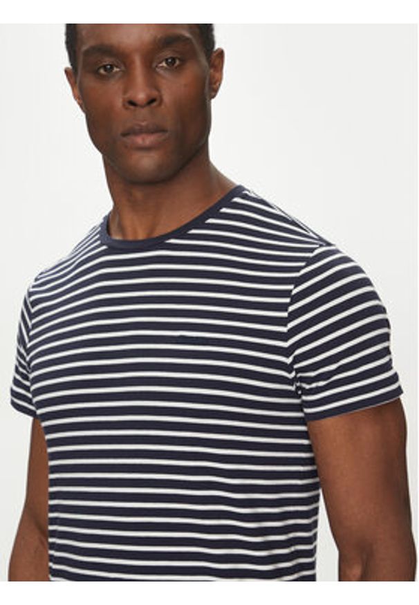 Calvin Klein T-Shirt K10K114177 Granatowy Slim Fit. Kolor: niebieski. Materiał: bawełna