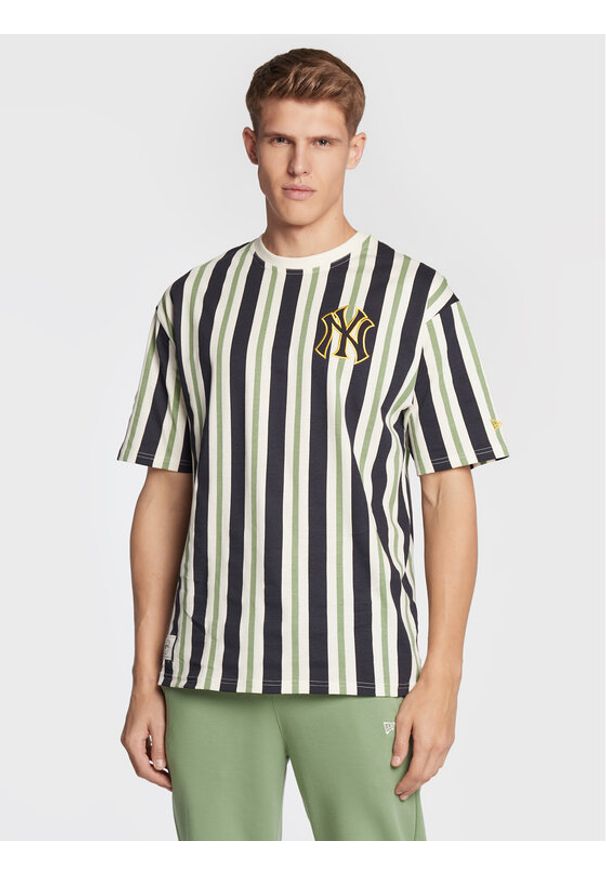 New Era T-Shirt New York Yankees Heritage Stripe 60284645 Kolorowy Oversize. Materiał: bawełna. Wzór: kolorowy
