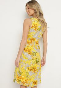 Born2be - Żółta Sukienka w Kwiaty o Rozkloszowanym Kroju na Szerokich Ramiączkach Naivoriel. Okazja: na co dzień. Typ kołnierza: dekolt w serek. Kolor: żółty. Materiał: zamsz. Długość rękawa: na ramiączkach. Wzór: kwiaty. Typ sukienki: rozkloszowane. Styl: casual, elegancki #6