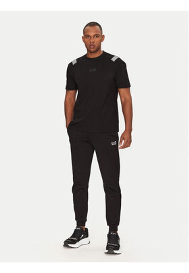 EA7 Emporio Armani T-Shirt 7M000266 AF10375 UC001 Czarny Regular Fit. Kolor: czarny. Materiał: bawełna