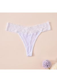 Intica - Stringi koronkowe z delikatnej tkaniny Dzanna. Kolor: biały. Materiał: tkanina, koronka. Wzór: koronka