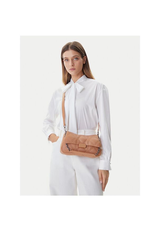 Torebka Emporio Armani. Kolor: brązowy