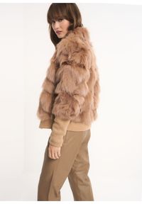 Ochnik - Futro damskie ze ściągaczami w rękawach. Okazja: na co dzień. Typ kołnierza: bez kaptura. Kolor: brązowy. Materiał: futro. Styl: sportowy, casual #2