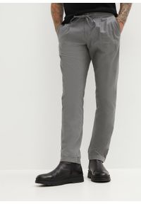 bonprix - Spodnie chino Regular Fit Tapered z zakładkami poniżej paska w talii, z materiału z domieszką lnu. Kolor: szary. Materiał: materiał, len