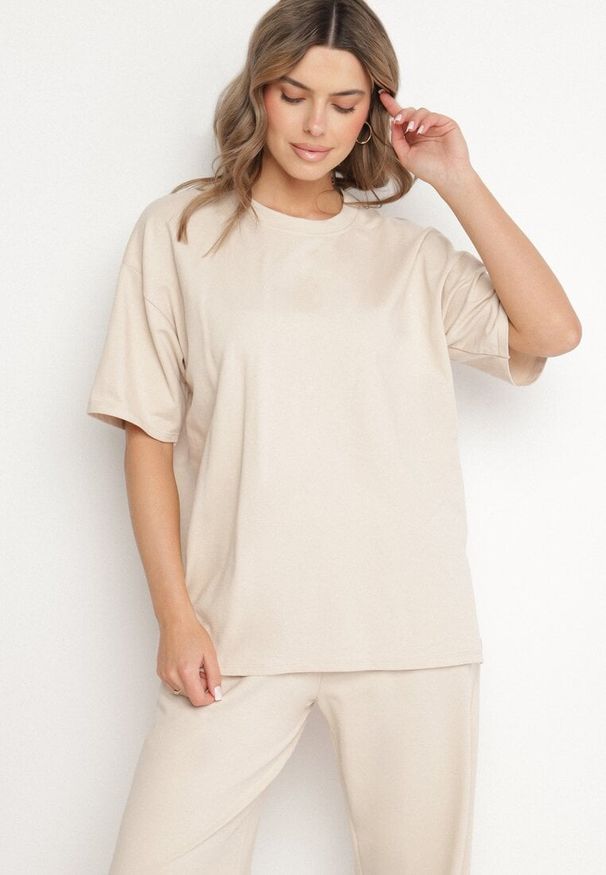 Born2be - Beżowy Bawełniany Komplet Szerokie Spodnie i T-shirt z Rozcięciami Norpio. Kolor: beżowy. Materiał: bawełna