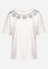Born2be - Biały Luźny T-shirt z Bawełny z Krótkim Rękawem i Cyrkoniami przy Dekolcie Camilea. Kolor: biały. Materiał: bawełna. Długość rękawa: krótki rękaw. Długość: krótkie. Sezon: lato #7