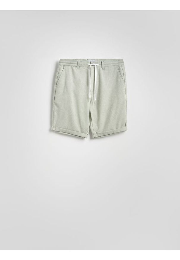 Reserved - Szorty z domieszką lnu - jasnozielony. Kolor: zielony. Materiał: len
