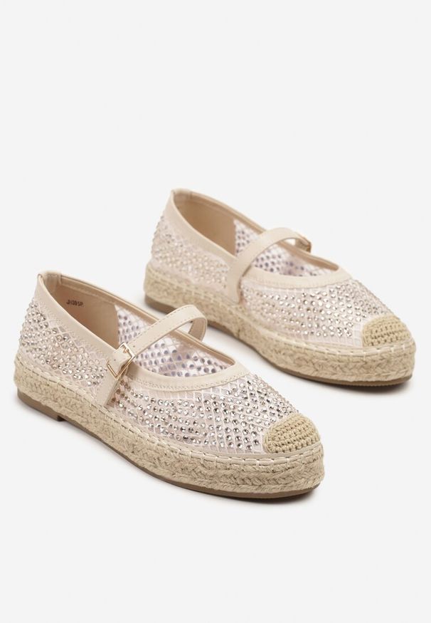 Renee - Beżowe Espadryle Ozdobione Plecionką i Ażurową Cholewką Rinelona. Okazja: na co dzień. Zapięcie: sprzączka. Kolor: beżowy. Szerokość cholewki: normalna. Wzór: ażurowy, aplikacja. Sezon: lato. Styl: casual