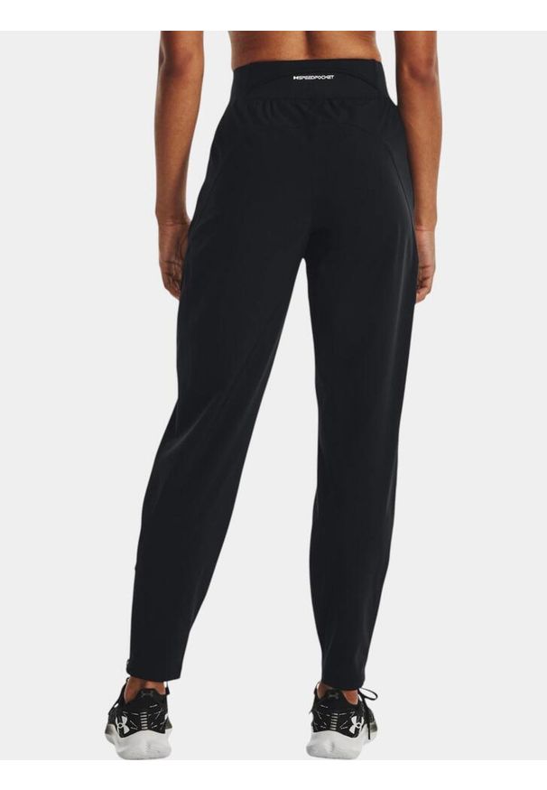 Spodnie dresowe damskie Under Armour OutRun the STORM Pant. Kolor: czarny. Materiał: dresówka. Sport: fitness