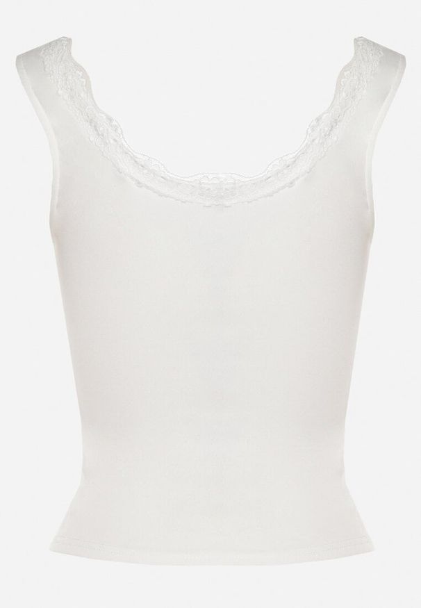 Born2be - Biały Bawełniany Top na Szerokich Ramiączkach Zdobiony Koronką Linenia. Okazja: na co dzień, do pracy. Kolor: biały. Materiał: bawełna, koronka. Długość rękawa: na ramiączkach. Wzór: aplikacja, koronka. Styl: klasyczny, casual