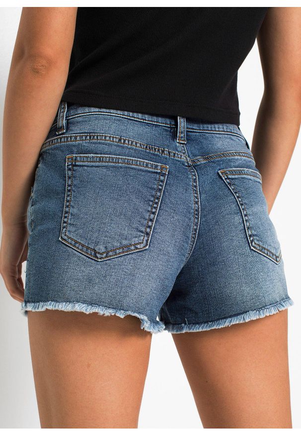 bonprix - Szorty dżinsowe z haftem. Kolor: niebieski. Wzór: haft. Sezon: lato