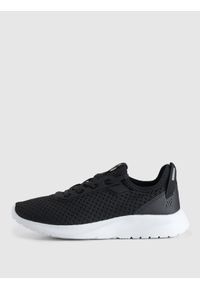 4f - 4F Buty sportowe z przewiewną cholewką dziecięce - czarne 32. Okazja: na uczelnię, na spacer. Kolor: wielokolorowy. Szerokość cholewki: normalna. Sport: turystyka piesza, bieganie