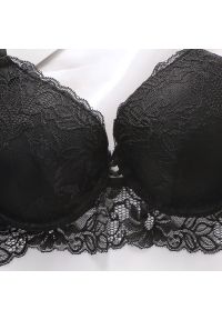 Intica - Biustonosz push-up koronkowy podkreślający dekolt Marielene. Kolor: czarny. Materiał: koronka. Rodzaj stanika: push-up. Wzór: koronka #9