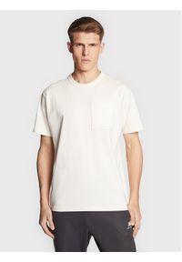 New Balance T-Shirt MT23567 Écru Relaxed Fit. Materiał: bawełna