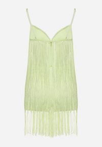 Born2be - Zielony Krótki Kombinezon z Długimi Frędzlami i Regulowanymi Ramiączkami Odenthe. Kolor: zielony. Długość rękawa: na ramiączkach. Długość: krótkie. Wzór: aplikacja #2