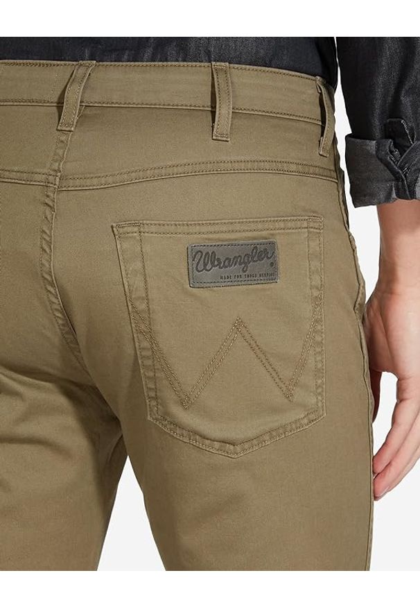 Wrangler - WRANGLER ARIZONA STRETCH ARMY MĘSKIE SPODNIE MATERIAŁOWE GREY WASH W12OP880L. Materiał: materiał