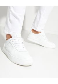 TOD'S - Białe sneakersy ze skóry. Kolor: biały. Materiał: skóra #1