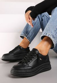 Renee - Czarne Casualowe Sznurowane Sneakersy na Płaskiej Podeszwie Wykończone Przeszyciami Navians. Okazja: na co dzień. Zapięcie: sznurówki. Kolor: czarny. Materiał: jeans. Obcas: na płaskiej podeszwie #5