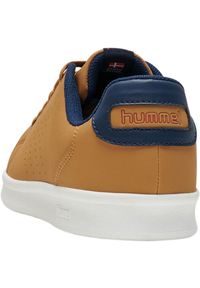 Syntetyczne trenery z niską górą Hummel Busan Nubuck. Kolor: brązowy. Materiał: syntetyk, nubuk