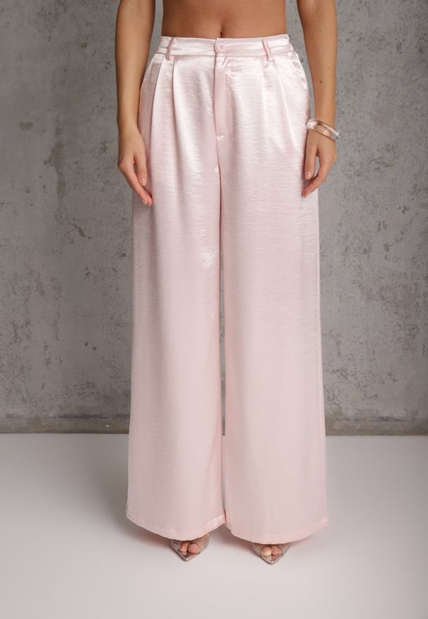Renee - Różowy Wiskozowy Komplet Elegancki z Satynowego Materiału Bluzka w Stylu Kimono i Szerokie Spodnie Adraxera. Kolor: różowy. Materiał: wiskoza, materiał, satyna