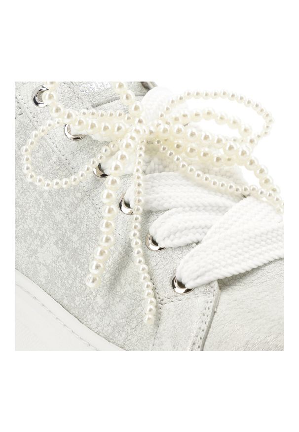 CheBello - Srebrne Sneakersy Chebello Stylowe Obuwie Damskie Na Platformie. Okazja: na co dzień. Kolor: srebrny. Materiał: materiał. Szerokość cholewki: normalna. Wzór: aplikacja. Obcas: na platformie. Styl: elegancki