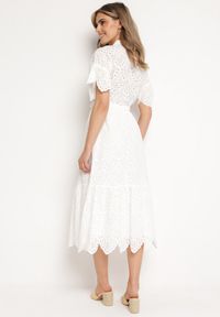 Born2be - Biała Haftowana Sukienka z Bawełny z Guzikami i Gumką w Talii Melliara. Okazja: na spacer, na imprezę. Typ kołnierza: dekolt w kształcie V. Kolor: biały. Materiał: bawełna. Długość rękawa: krótki rękaw. Wzór: haft. Sezon: lato. Styl: klasyczny, boho #3