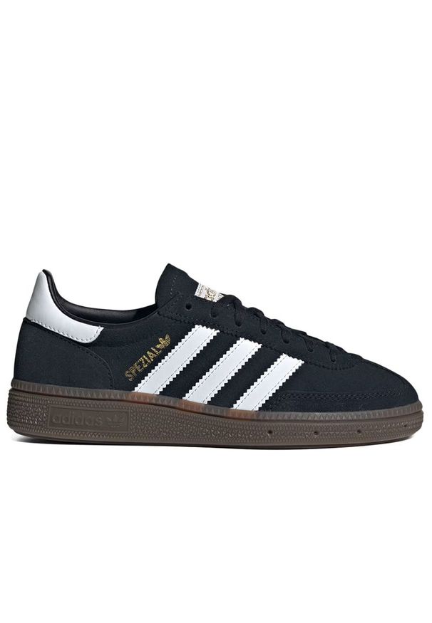 Adidas - Buty młodzieżowe adidas Handball Spezial J IH8010 - czarne. Okazja: na co dzień. Zapięcie: sznurówki. Kolor: czarny. Materiał: zamsz, guma, skóra. Szerokość cholewki: normalna. Sport: piłka ręczna