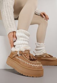 Renee - Brązowe Śniegowce na Platformie Ozdobione Haftem i Frędzlami Linomis. Okazja: na co dzień. Kolor: brązowy. Materiał: skóra, jeans. Wzór: haft, aplikacja. Sezon: zima. Obcas: na platformie. Styl: casual, elegancki #1