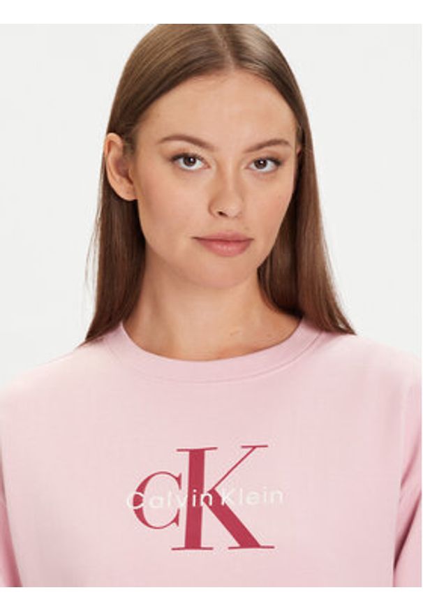 Calvin Klein Jeans Bluza Monologo LV047B234G Różowy Relaxed Fit. Kolor: różowy. Materiał: bawełna