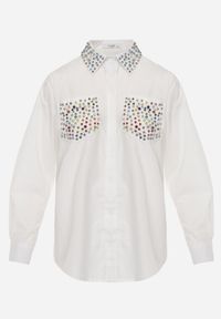 Renee - Biała Koszula z Kołnierzykiem i Kieszeniami Ozdobionymi Cyrkoniami Leridna. Okazja: na spotkanie biznesowe, na co dzień. Kolor: biały. Wzór: aplikacja. Styl: biznesowy, casual #3