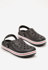 Born2be - Czarno-Czerwone Klapki z Paskiem Podtrzymującym Piętę Tiaria. Okazja: na co dzień. Kolor: czarny. Sezon: lato. Styl: casual #3