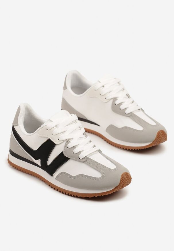 Renee - Szare Sneakersy z Geometrycznym Wzorem i Metaliczną Wstawką Zolio. Okazja: na co dzień. Zapięcie: sznurówki. Kolor: szary. Materiał: jeans. Wzór: geometria