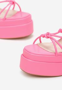 Renee - Różowe Wiązane Sandały na Stożkowym Słupku i Platformie Lavendari. Kolor: różowy. Wzór: jednolity. Obcas: na platformie