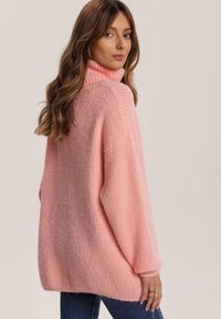 Renee - Łososiowy Golf Oversize Malia. Okazja: na co dzień. Typ kołnierza: golf. Kolor: różowy. Materiał: jeans, wiskoza, skóra, dzianina. Długość rękawa: długi rękaw. Długość: długie. Wzór: ze splotem, prążki. Styl: klasyczny, casual #3